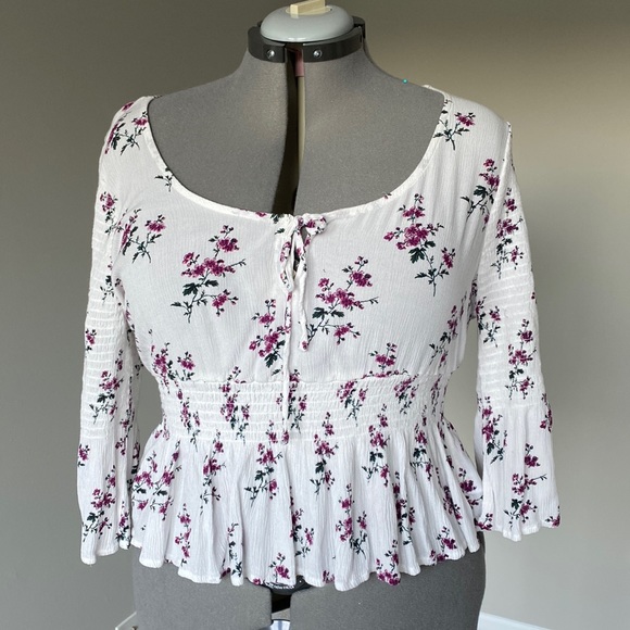 American Eagle Outfitters Tops - Flowy top, size L, (#58)